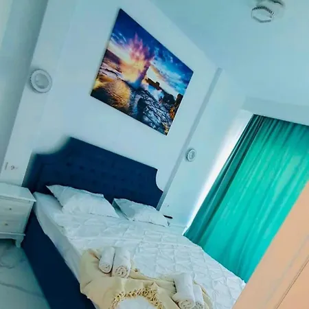 Blue Wave And Sava Mamaia Nord